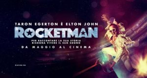 TARON EGERTON È ELTON JOHN NEL FILM ROCKETMAN