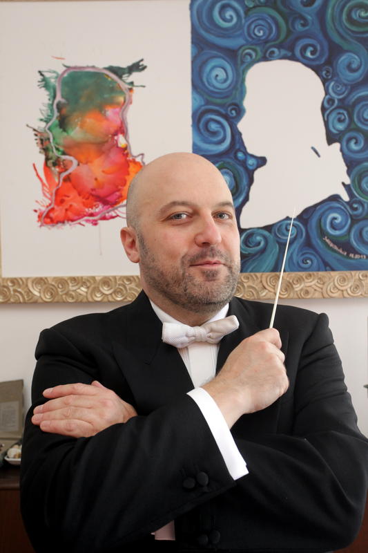 IL DIRETTORE D'ORCHESTRA ALDO BERNARDI, NEL SUO APPARTAMENTO (ENRICO BRANDI, MILANO - 2013-08-13) p.s. la foto e' utilizzabile nel rispetto del contesto in cui e' stata scattata, e senza intento diffamatorio del decoro delle persone rappresentate