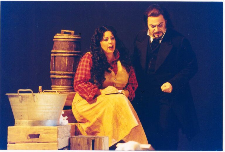 La fanciulla del West a Lucca nel 2001. Carmelo Corrado Caruso (Jack Rance), Kathleen McCalla )Minnie).