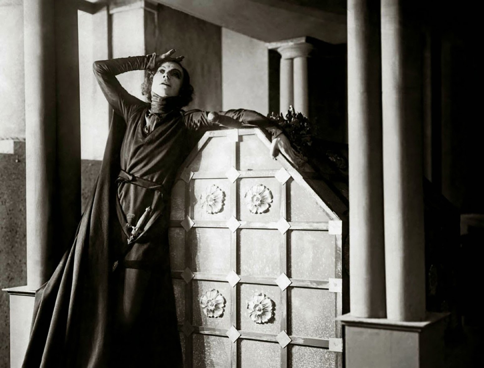 AstaNielsen_Hamlet1